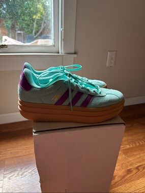 adidas Women’s Platform Sneakers in Mint Green and Purple with Gum Sole. NWOT
